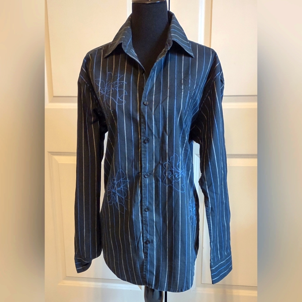 Cubavera Vertical Stripe with Subtle Floral Embroidery Button Down Shirt EUC